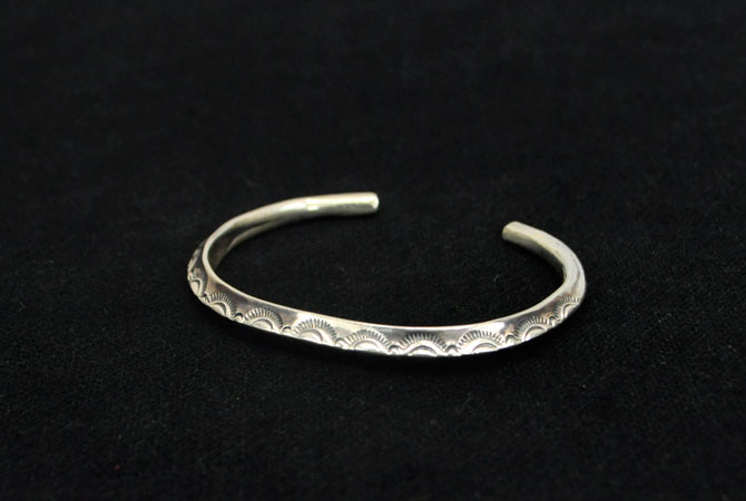 LARRY SMITH Thin Triangle Bangle-Leaf(BR-0091)