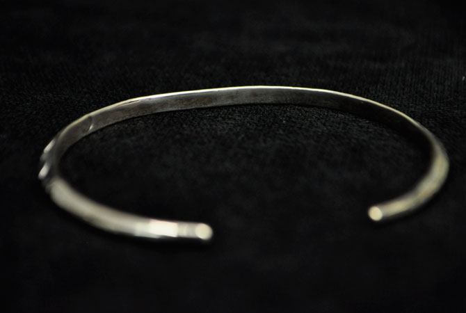 LARRY SMITH BR-0123 Extra Thin Triangle Bangle(Leaf)