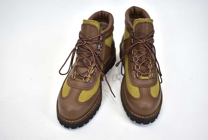 Danner  Feather Light Revival