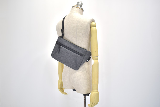 Aer Sling Pouch（Travel Collection) 